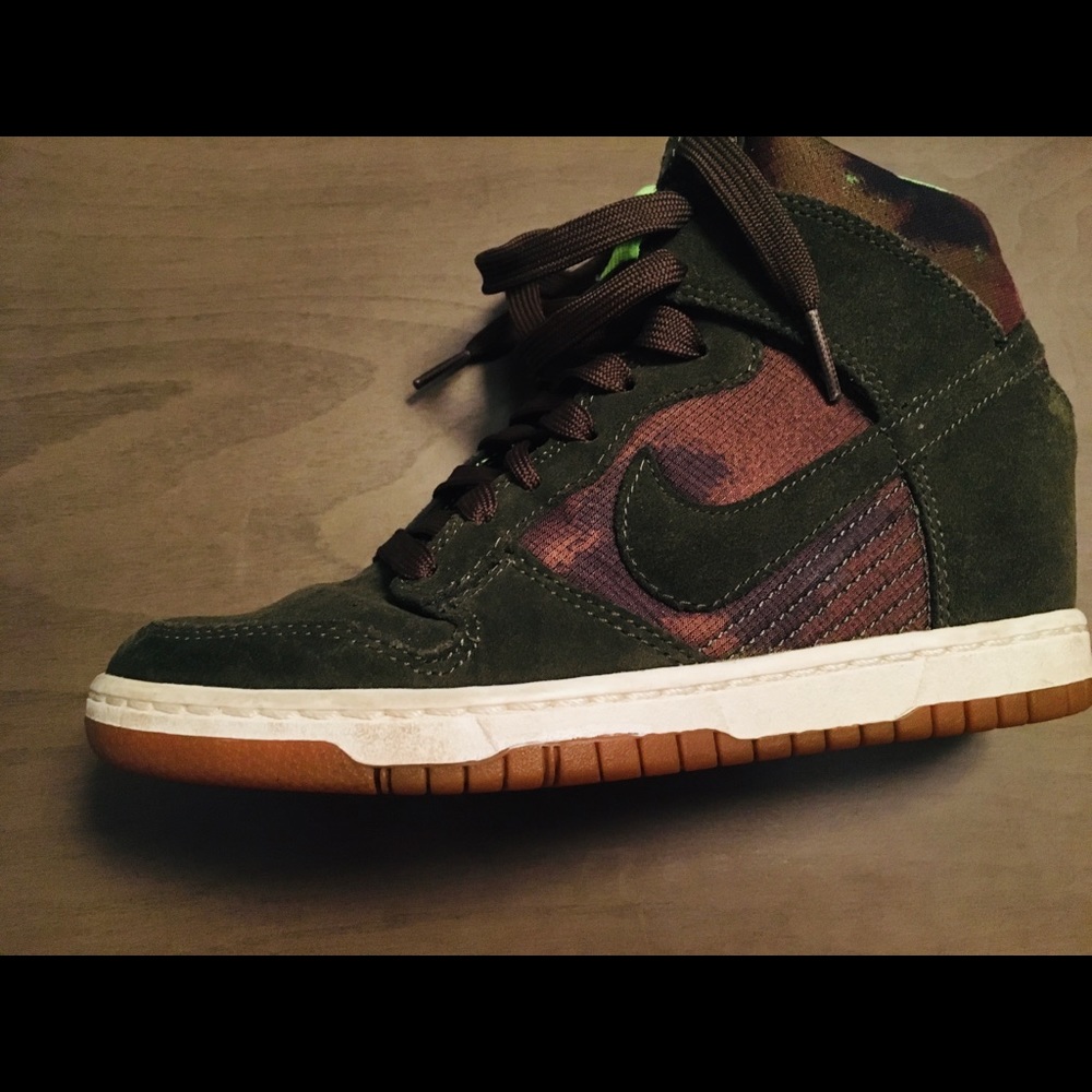NIKE SKY HI SNEAKER WEDGE